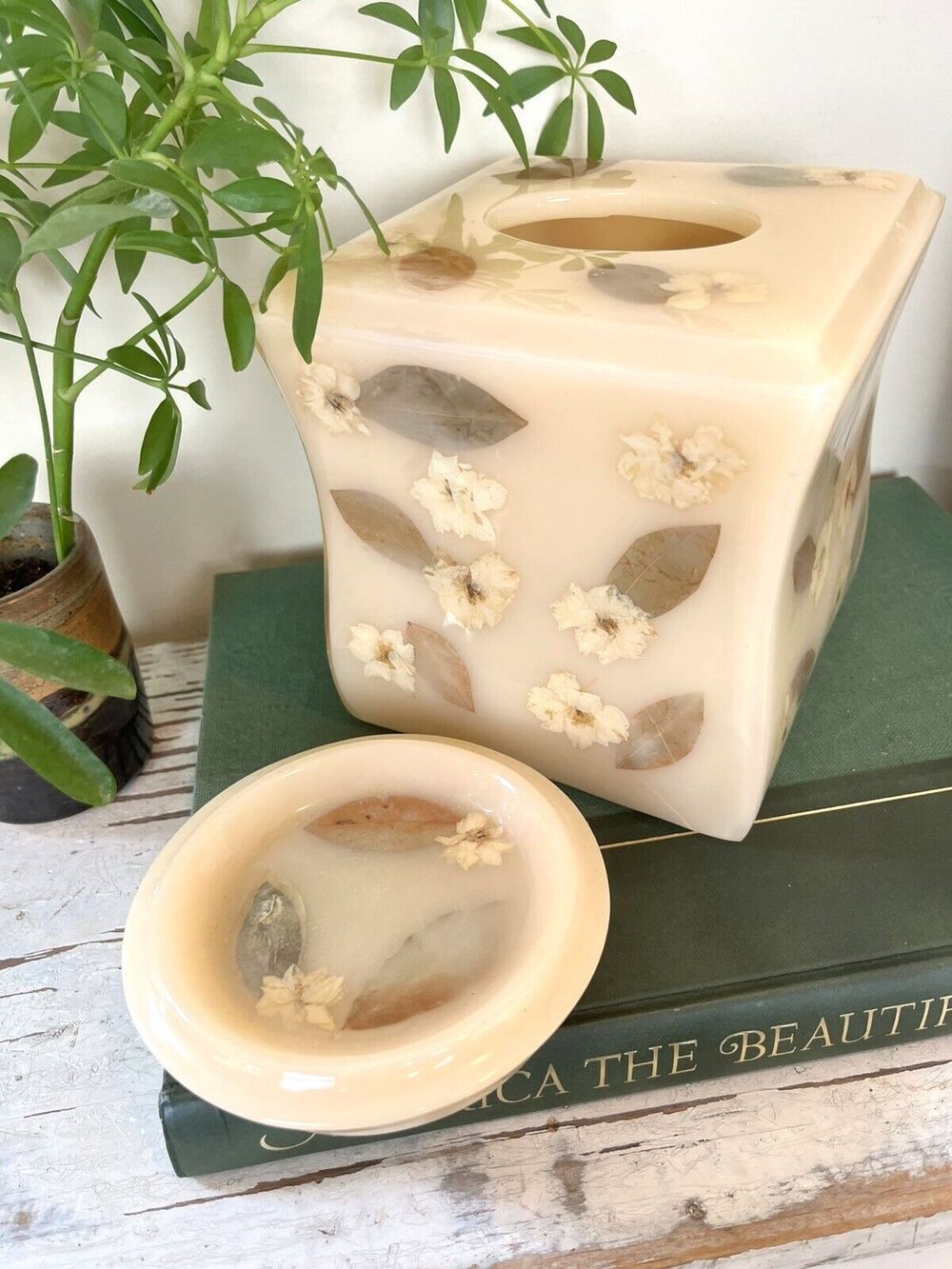 Vintage Cream Acrylic Dried Flowers Tissue Box & Soap Dish Bathroom Set / Retro - Picture 5 of 8